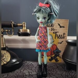 Alivia Stein Monster High doll halloween spooky